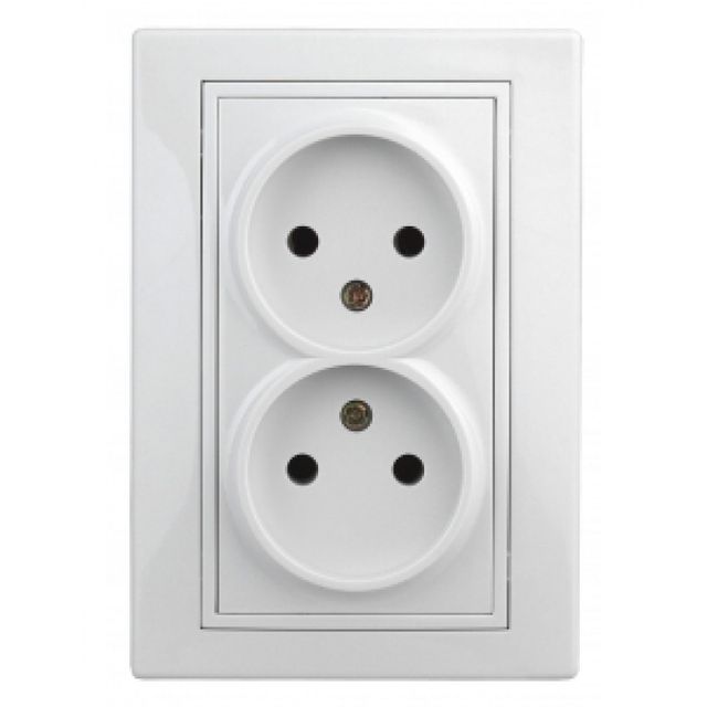 Розетка INTRO 2*2P 16А-250В IP20 СУ Plano Белый
