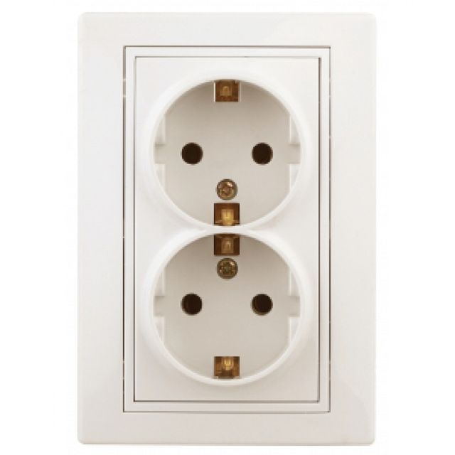 Розетка INTRO 2X2P+E Schuko 16А-250В IP20 СУ Plano Слоновая кость