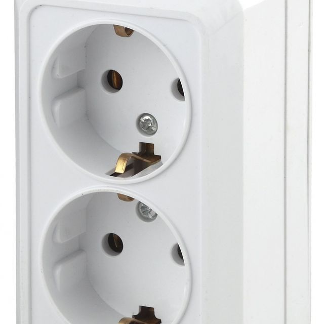 Розетка INTRO 2*2P 16А-250В IP20 OУ Quardo Белый
